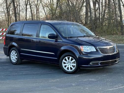 2013 Chrysler Town & Country Touring