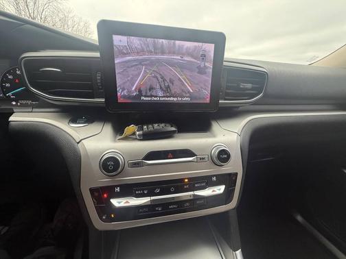 2020 Ford Explorer XLT AWD 4dr SUV