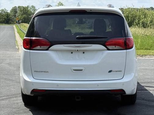 2019 Chrysler Pacifica Hybrid Touring L