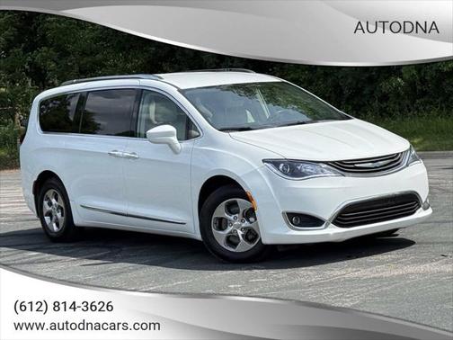 2019 Chrysler Pacifica Hybrid Touring L