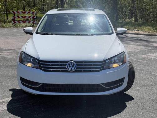 Candy White 2012 Volkswagen Passat Base