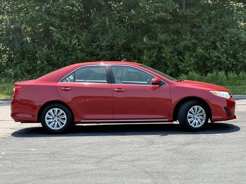 Barcelona Red Metallic 2013 Toyota Camry LE