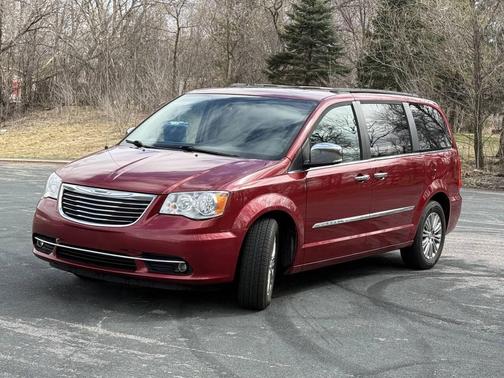 2015 Chrysler Town & Country Touring-L