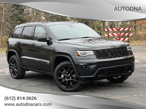 2022 Jeep Grand Cherokee Laredo