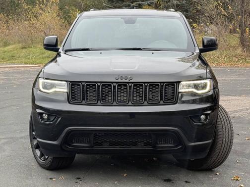 2022 Jeep Grand Cherokee Laredo