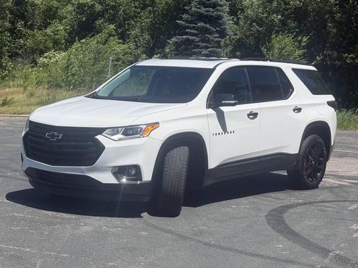 Summit White 2021 Chevrolet Traverse Premier
