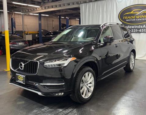 2016 Volvo XC90 T6 Momentum