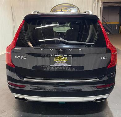 2016 Volvo XC90 T6 Momentum
