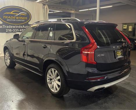 2016 Volvo XC90 T6 Momentum