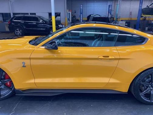 2022 Ford Shelby GT500 Base