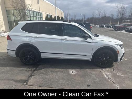 2024 Volkswagen Tiguan 2.0T SE R-Line Black 4MOTION