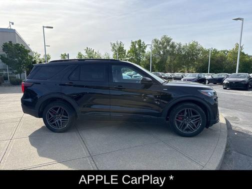 AGATE BLACK METALLIC 2025 Ford Explorer ST-Line
