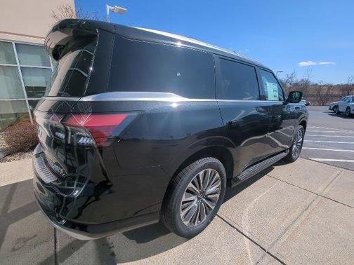2025 INFINITI QX80 SENSORY AWD