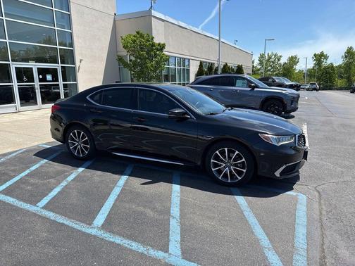 Crystal Black Pearl 2018 Acura TLX Technology