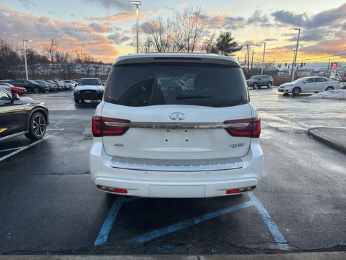 2024 INFINITI QX80 PREMIUM SELECT AWD