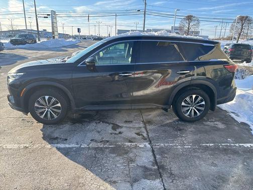 2025 INFINITI QX60 Pure