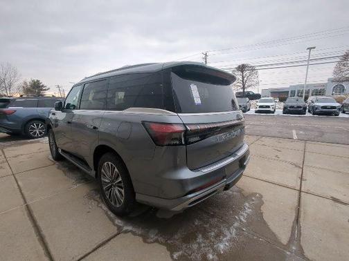 2025 INFINITI QX80 SENSORY AWD