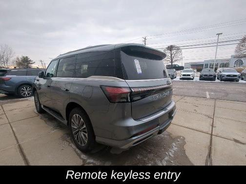 2025 INFINITI QX80 SENSORY AWD