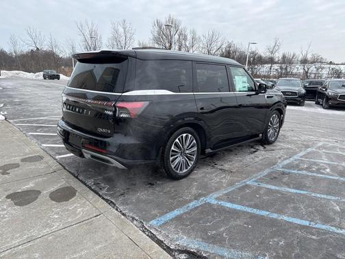 2026 INFINITI QX80 Luxe