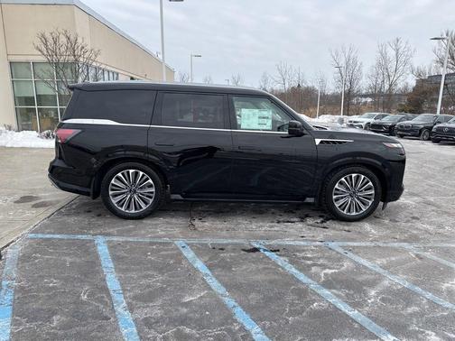 2026 INFINITI QX80 Luxe