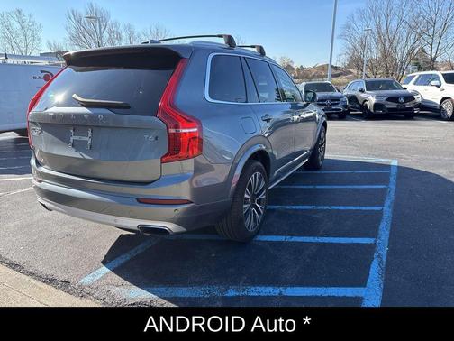 2020 Volvo XC90 T6 Momentum