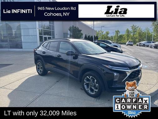 Mosaic Black Metallic 2025 Chevrolet Trax LT