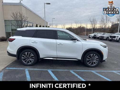 Radiant White 2026 INFINITI QX60 LUXE AWD