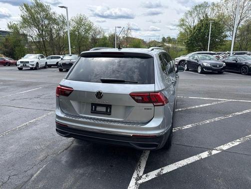 Platinum Gray Metallic 2023 Volkswagen Tiguan 2.0T SE 4MOTION