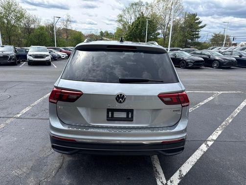 Platinum Gray Metallic 2023 Volkswagen Tiguan 2.0T SE 4MOTION