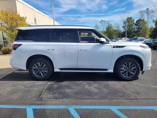 2026 INFINITI QX80 PURE AWD