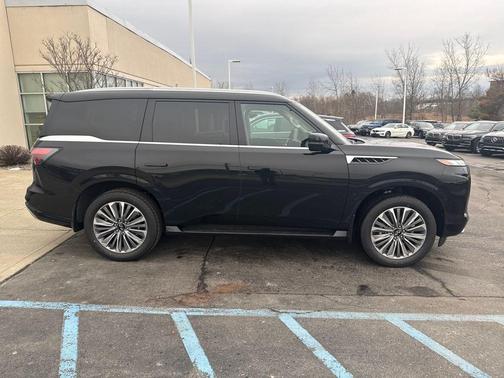2026 INFINITI QX80 Luxe
