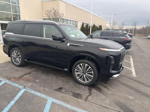 2026 INFINITI QX80 Luxe