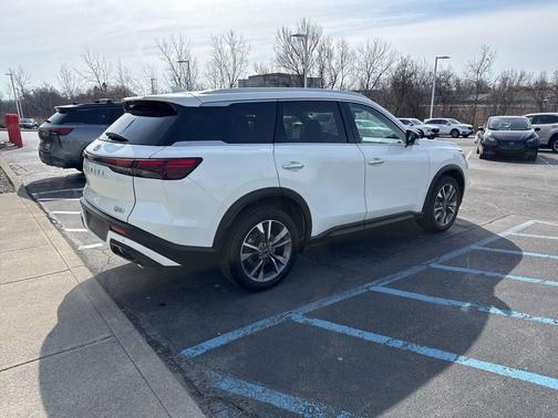 2024 INFINITI QX60 Luxe