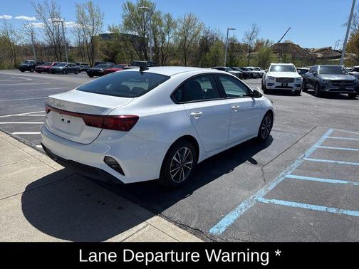 Snow White Pearl 2024 Kia Forte LXS