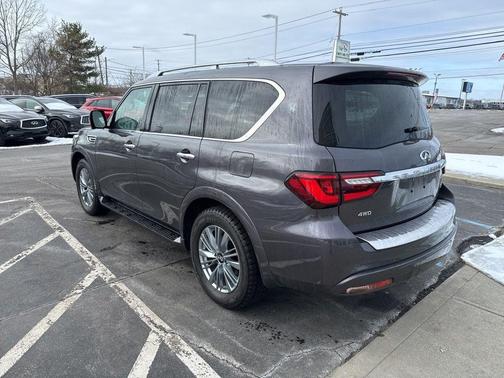 2023 INFINITI QX80 Luxe