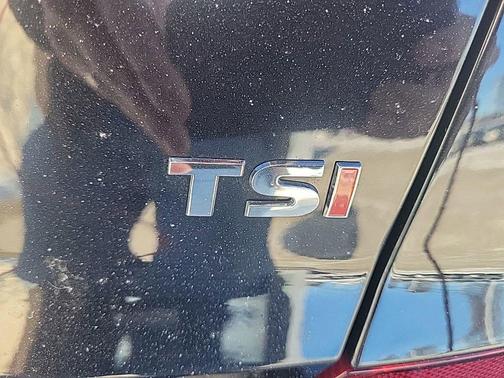 2017 Volkswagen Passat 1.8T SE w/Technology