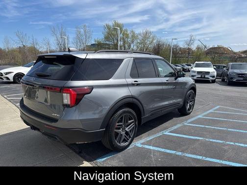 CARBONIZED GRAY METALLIC 2025 Ford Explorer ST-Line
