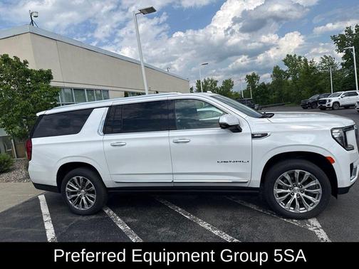 White Frost Tricoat 2021 GMC Yukon XL Denali