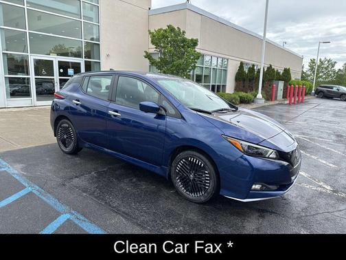 Deep Blue Pearl 2024 Nissan Leaf SV PLUS