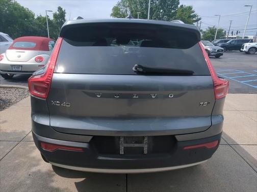 2019 Volvo XC40 T5 Momentum