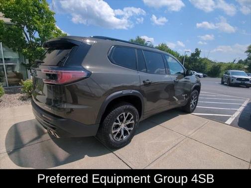 2024 GMC Acadia AWD AT4