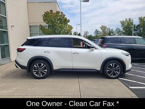 Majestic White 2023 INFINITI QX60 Luxe
