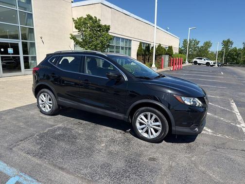 Magnetic Black 2018 Nissan Rogue Sport SV