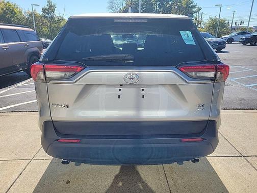2022 Toyota RAV4 LE