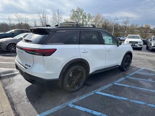 Radiant White/Black Obsidian 2026 INFINITI QX60 SPORT AWD