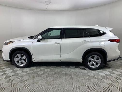 2021 Toyota Highlander LE