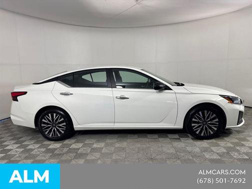 Glacier White 2025 Nissan Altima 2.5 SV