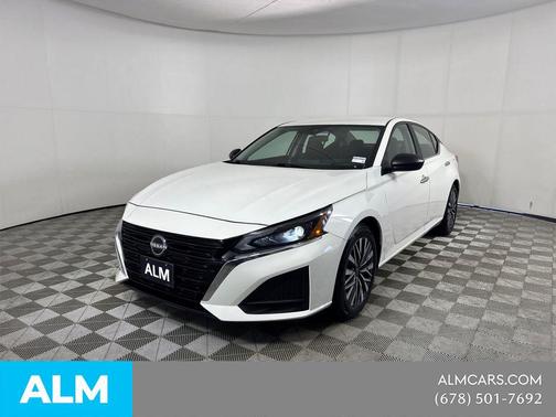 Glacier White 2025 Nissan Altima 2.5 SV