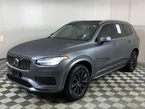 2020 Volvo XC90 T6 Momentum