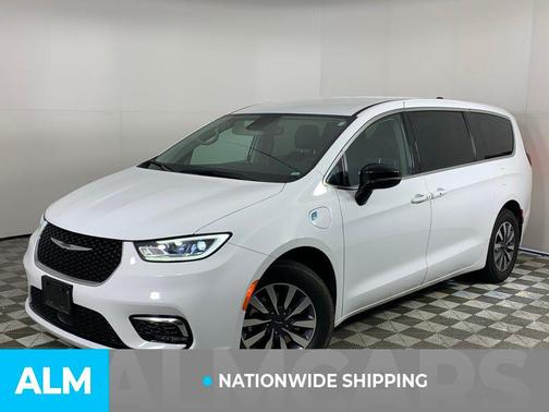 2024 Chrysler Pacifica Hybrid Select